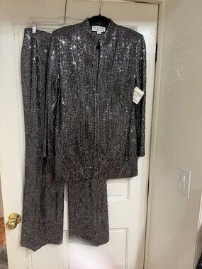 NEW w Tags St John Jacket and Pants total covered in Silver Paillettes sz 10